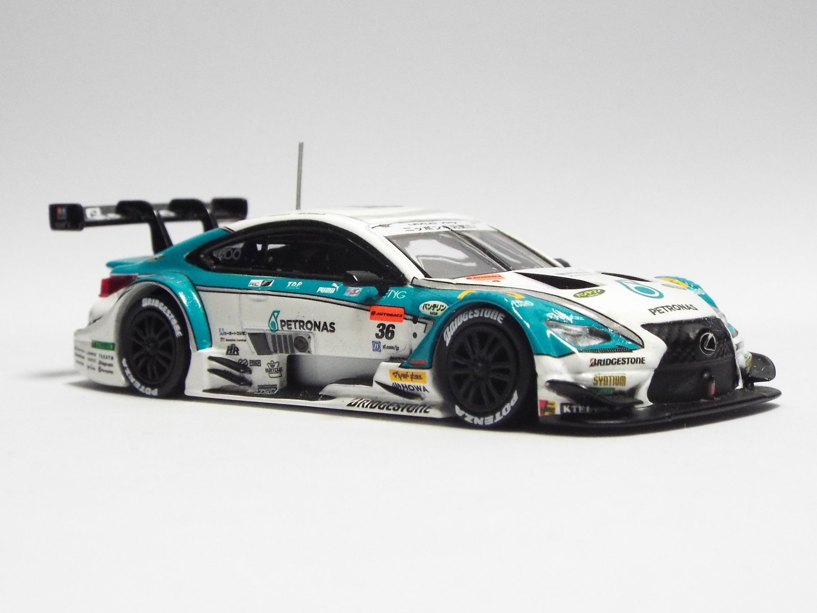 バグジーズ64:ペトロナストムスRCF 2014 superGT GT500 #36